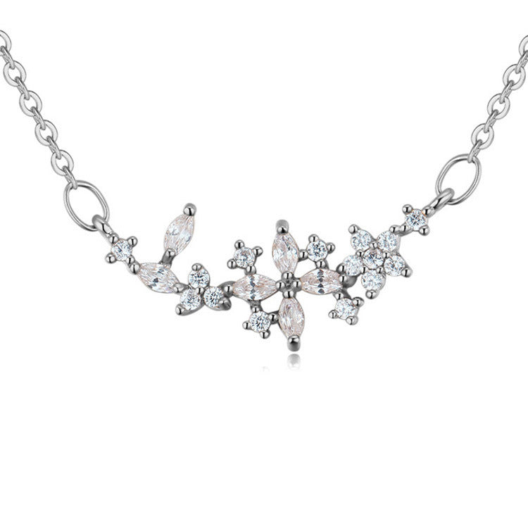 Necklace set in zircon