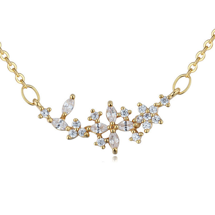 Necklace set in zircon